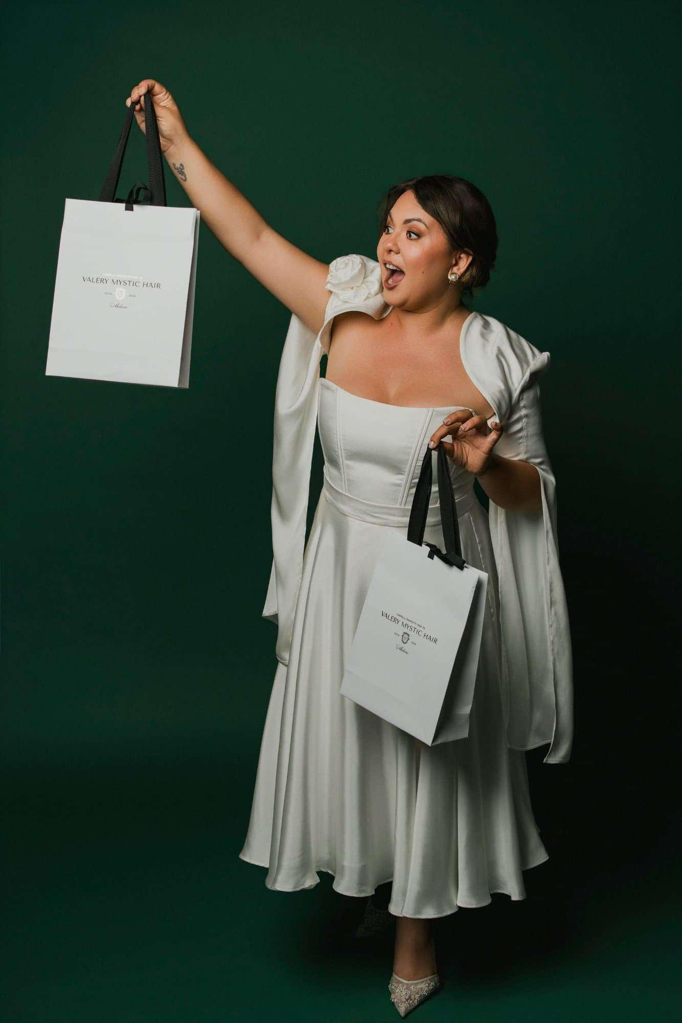 La vetrina del salone in via Savona